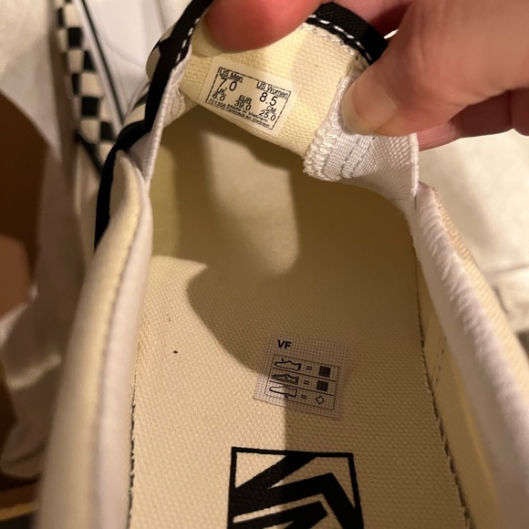 Vans Classic Checkered slip on
Stackform Sneaker - Picture 13 of 15